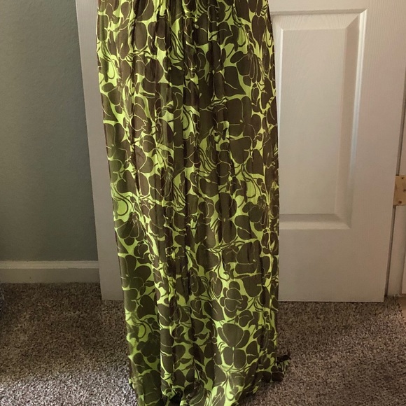 Dress - Picture 3 of 7